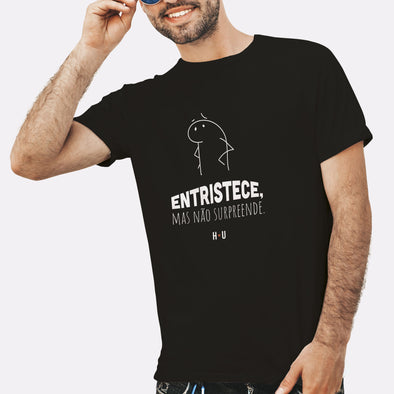 Camiseta Flork, Entristece, mas não Surpreende