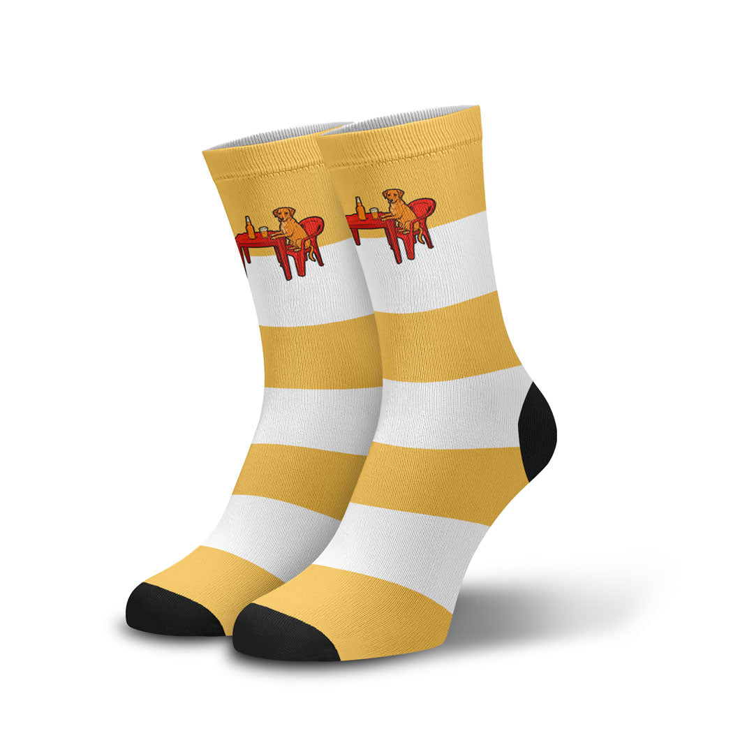 Meia Cano Alto Divertida Caramelo mesa de bar listrado